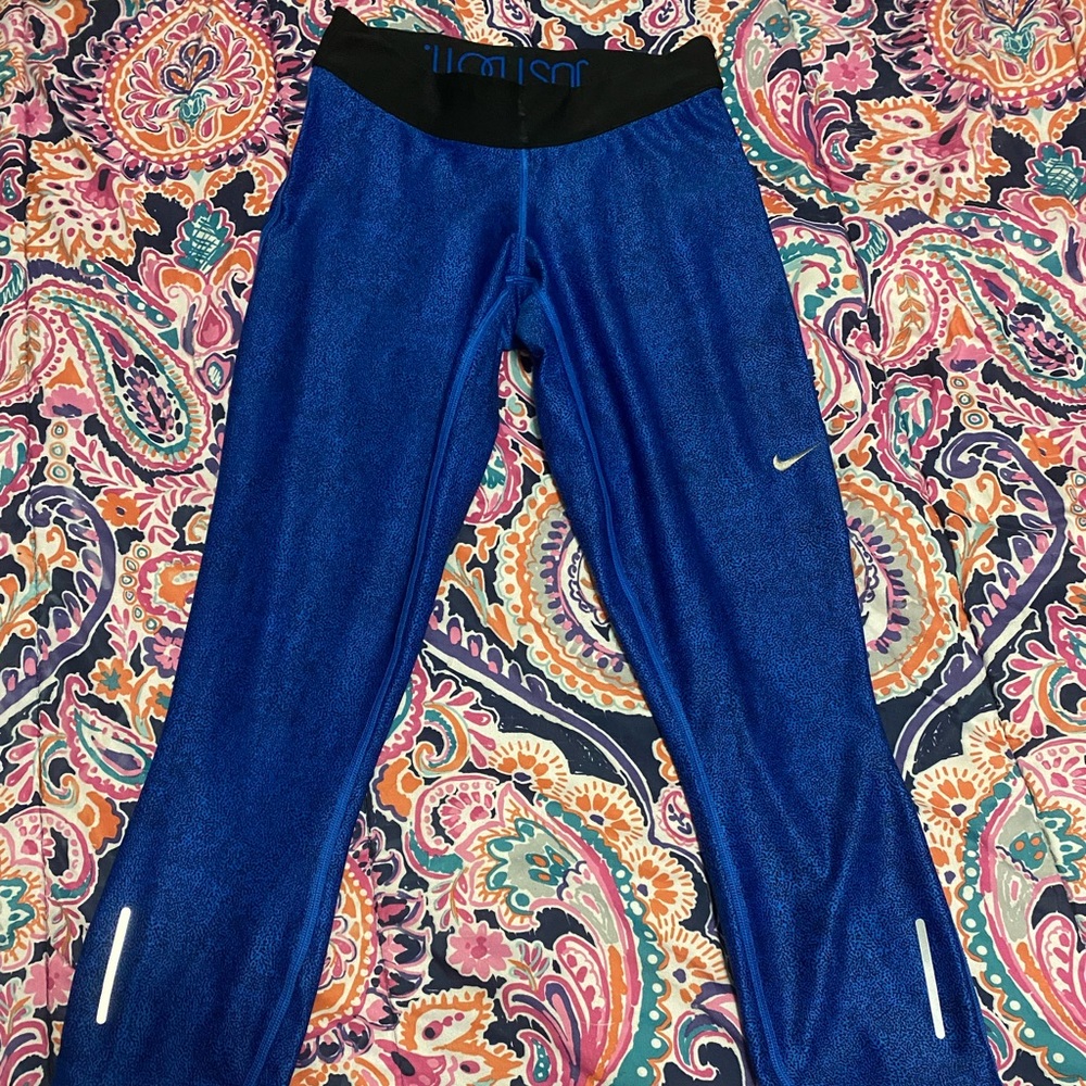Women’s (XS) Blue Nike Capri Leggings